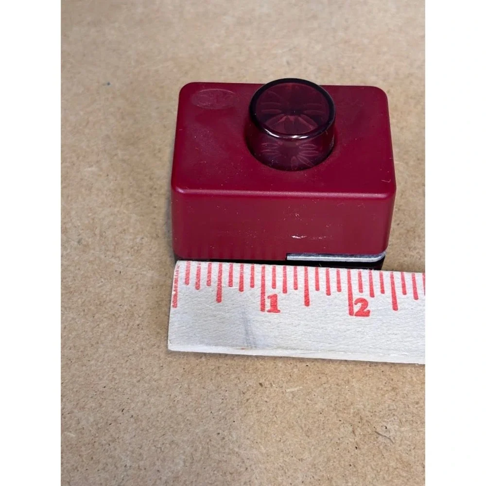 Creative Memories Flower Paper‎ Punch Maroon Daisy Floral Scrapbooking Tool
